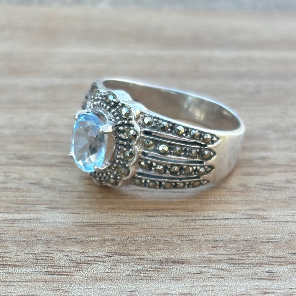 925 ring with blue topaz & marcasite ring - Picture 3 of 8